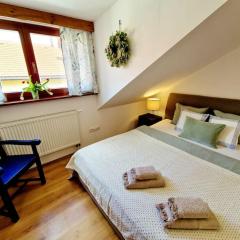 Anabel Old Town Apartment with 1 free parking