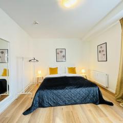 aday - Sunny Studio Apartment