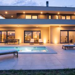 Villa Zidine, luxury villa with seaview and salt pool water