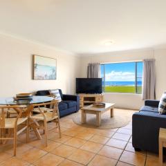 Absolute Beachfront Apartment 2B