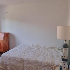 The Coolest Place - 10 minutes walking to the airport!