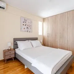 Lux & Style 75sqm with Private Parking in Athens