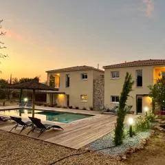 Le Clos de L'Oliveraie - Appartements de charme avec piscine proche d'Uzès