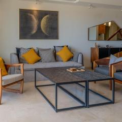 Steps to Tennis and the Beach Shared Pool and Gym