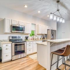 3 Mi to Silver Springs State Park Cozy Getaway!