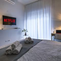 Roomy 6 Guests, City Launchpad, 30mts to Loreto M1 M2