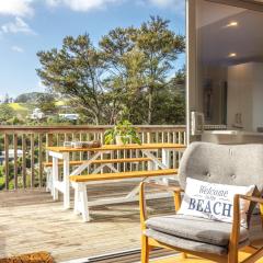 2 sisters at Palm Beach, Waiheke