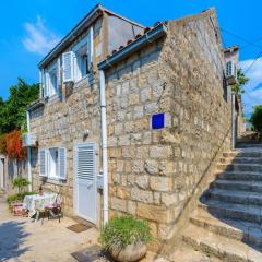 Charming Dalmatian 2-Bedroom cottage in the heart of Old Town Cavtat