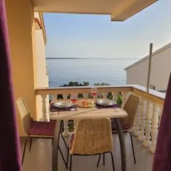 Cozy seaside family apartment Iris in Mandre