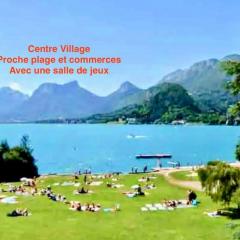 Appart Talloires proche plages et commerces avec salle de jeux
