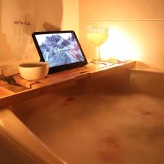 3 suites com Jacuzzi e Lareira - Duplex perto do Centro