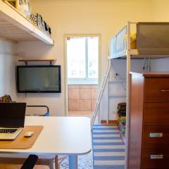 Top Floor Studio, Central & Quiet