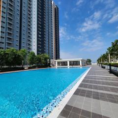 Casa D'Faiz Alanis near KLIA pool olympic size