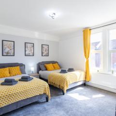 Open Mind Property - Cosy Home - 7 Beds & Parking