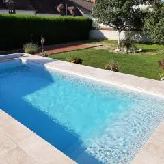 Villa charmante à Villedieu-sur-Indre avec piscine privée