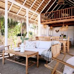 Rote White House - Secluded 4BR Coastal Haven