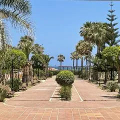 Beachfront 3 Bed Apt San Luis De Sabinillas