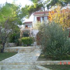 Apartments Jakišnica