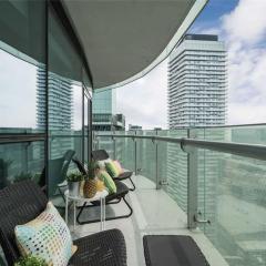 Superior Lakeview Luxury 3-Bedroom Suite on High Floor