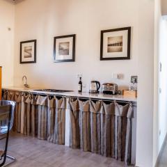 Ampio appartamento di Charme con 2 camere, 2 bagni, terrazza, aria condizionata, in posizione Centralissima