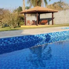 Chácara com piscina e amplo espaço gourmet à sete min da famosa estrada do roteiro do vinho
