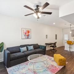 Alto Q8 I Luxurious & Spacious I Free Parking