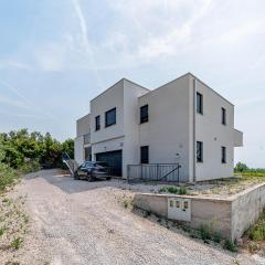 Pet Friendly Apartment In Stankovici