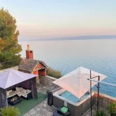 Super Horizont -FREE PARKING AND JACCUZZI