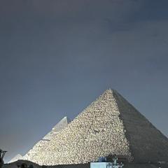 Sol Pyramids View Inn Rooftop Rooms with Great Pyramid View