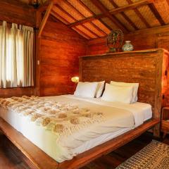 Rumah Bambu Gladek Tiga