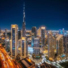 5 Star Apartment with Burj View Infinity Pool and Gym Spa