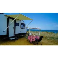 HUZURLU BİR TATİl - CARAVAN SERENITY