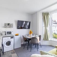 Open Mind Property - Cosy Apartment with 2 Beds