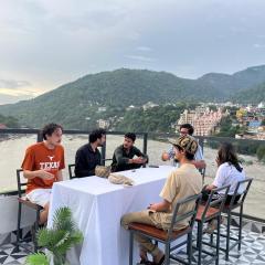 Joey's By The Ganges