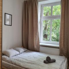 Pokoje na parterze 10 minut pieszo do centrum & PARKING