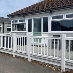SeasideEscape-2Br-Sleeps4-Parking-PetsOK-Fireplace