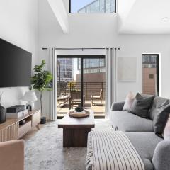 Luxury Penthouse with 2 Floors Pool Patio Gym Walk to Broadway