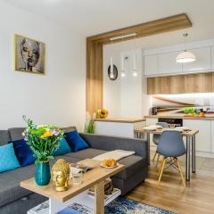Lumina stylish 3-room apart with balcony