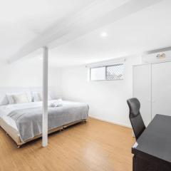 1 Bedroom Unit near Highway Transports n Shops