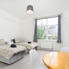 Cosy fully equipped Studio 1, close to University