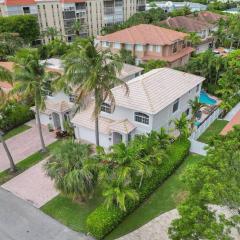 WOW WOW Amazing Location! Heated Pool two and half blocks to sand in your toes!