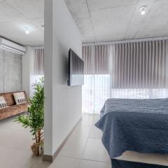 Skyline iFreses, 22nd floor! AC, TV and Pool