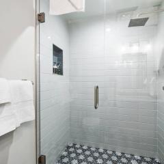 Kiva 125 by East West Hospitality