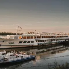 Boat Hotel Sofia