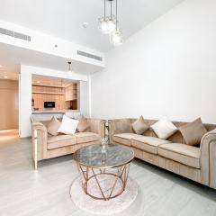 Wilton Terrace Charm- Stylish 1-Bedroom in MBR City With a Pool View