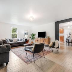 3 Bedroom Home, 5 mins to Biltmore Village, Deck with Views