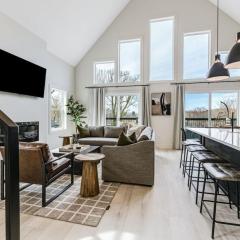 New Biltmore Village 5 Bedroom Home, 2 Decks, Mtn Views