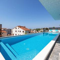 Stunning Apartment In Podstrana