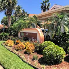 Sandpiper Stay Condo - Pool Near Beach and Seawall!