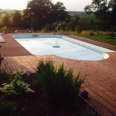 Maison charmante à Châteney avec piscine partagée